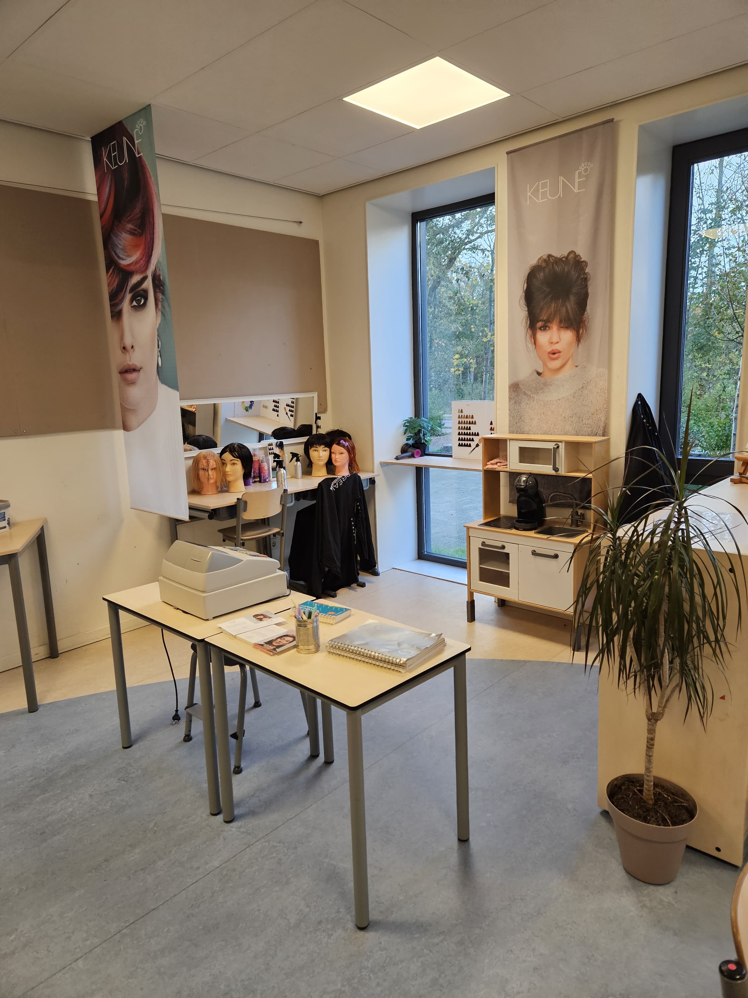 Wij worden kappers en knippen erop los!