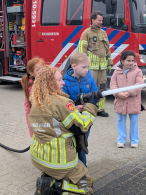 98dd7077-f890-4f23-8fbf-d7c5bfb2df80